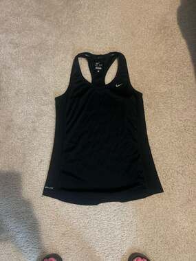 Nike Women's Dri-FIT Miller V-Neck Running Tank Top